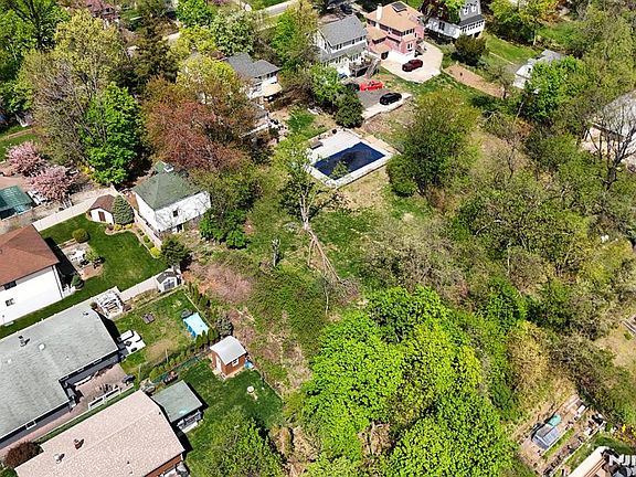 5th image of 525 Teaneck Rd