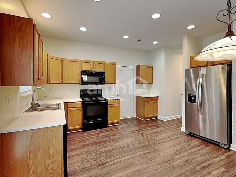 120 Hawleyville Ln — Photo 3