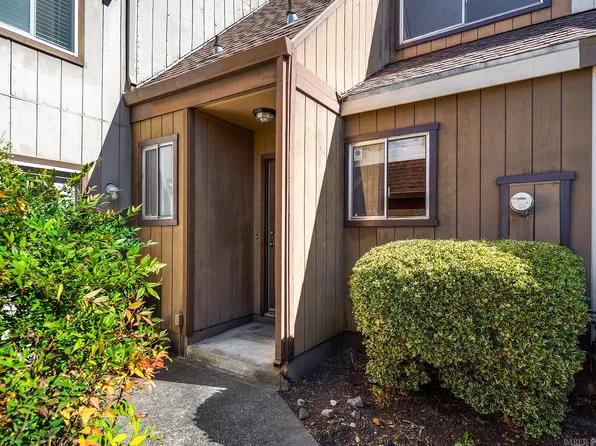 1990 Knolls Drive, Santa Rosa, CA 95405
