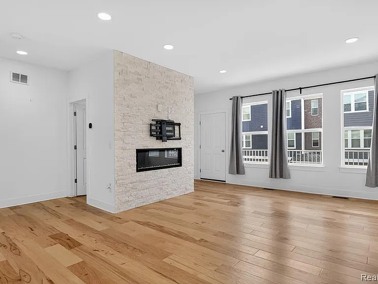 2925 Square Lake Ct — Photo 6