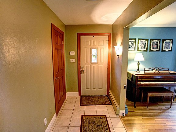 3rd image of 4092 Beechwood Dr