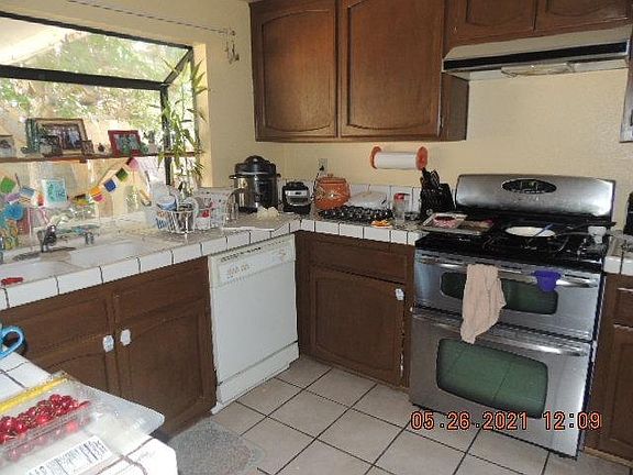 3rd image of 15526 Mesquite Ave