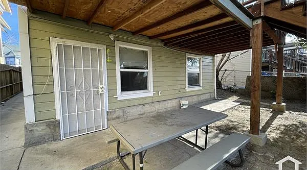 2 bed, 700 sqft, $2,700 — Photo 3