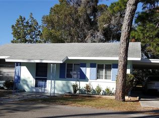 921 7th St NW, Largo, FL 33770