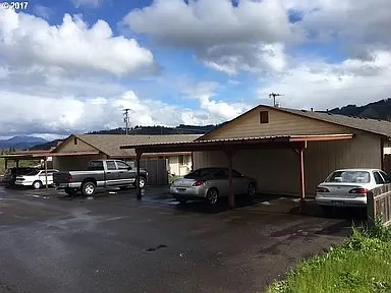 400-402 406 #408-410-412 — Photo 3