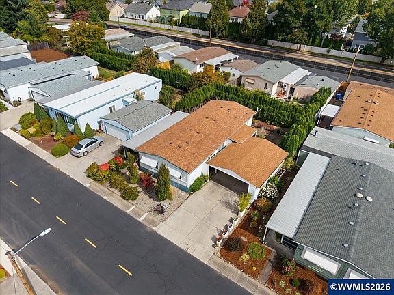 3rd image of 1055 Lockhaven Dr N Unit 97