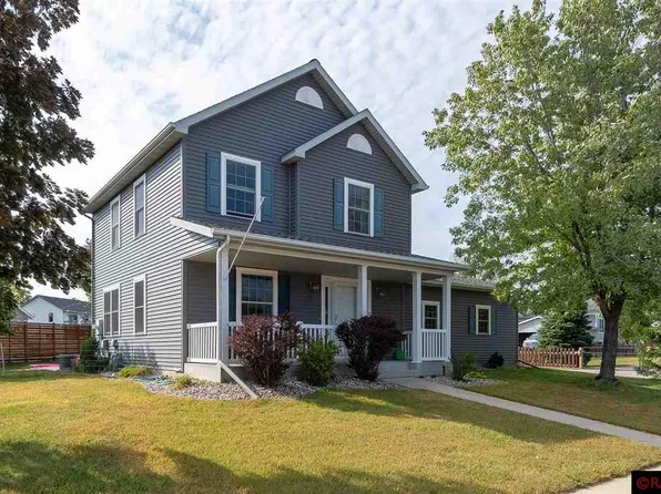 1012 Daniels St, Saint Peter, MN 56082