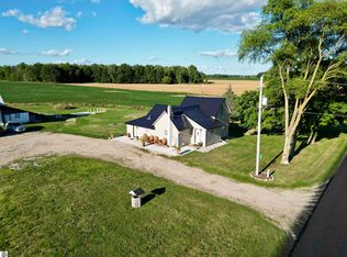 4266 W River Rd, Mount Pleasant, MI 48858