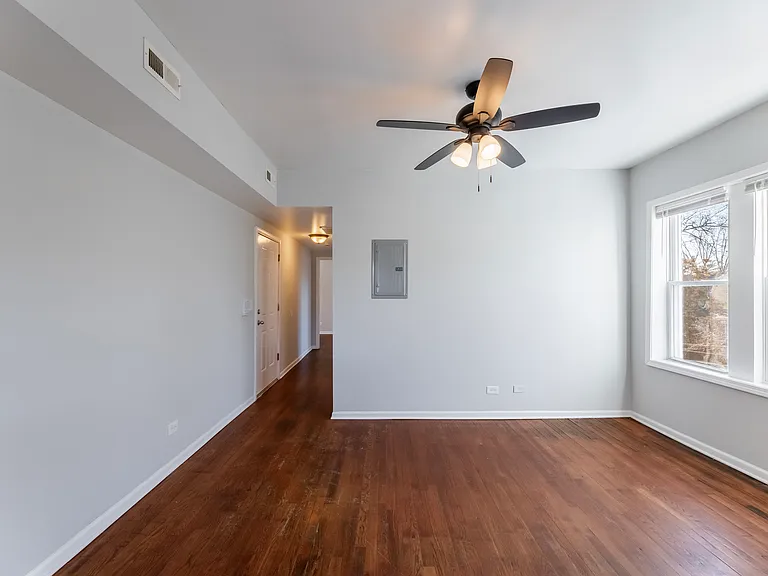 7626 S Drexel Ave — Photo 4