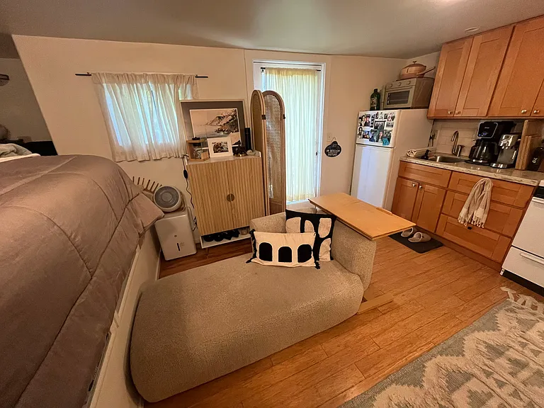 2595 Buena Vista Way #C — Photo 11
