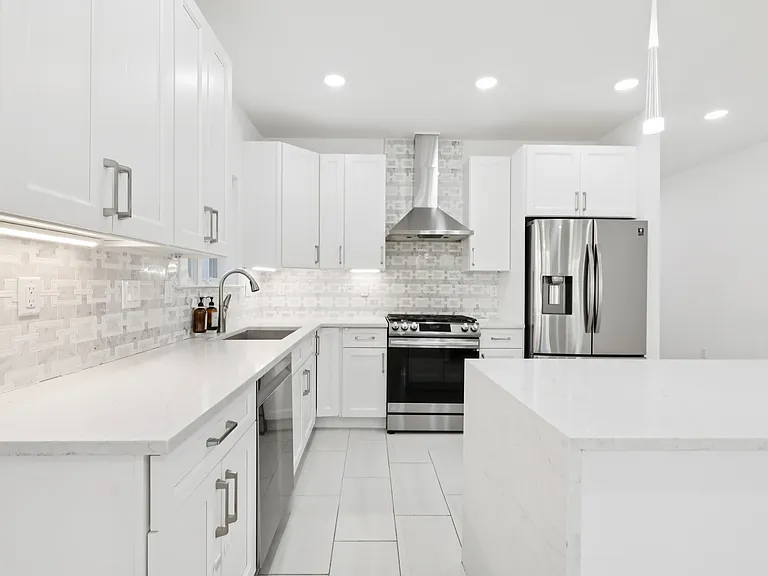 131 Zabriskie St #1 — Photo 17