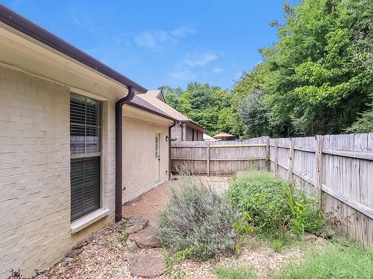 6832 Lagrange Grove Dr — Photo 16