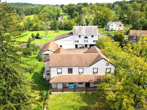 2 Creek Rd, Chalfont, PA 18914