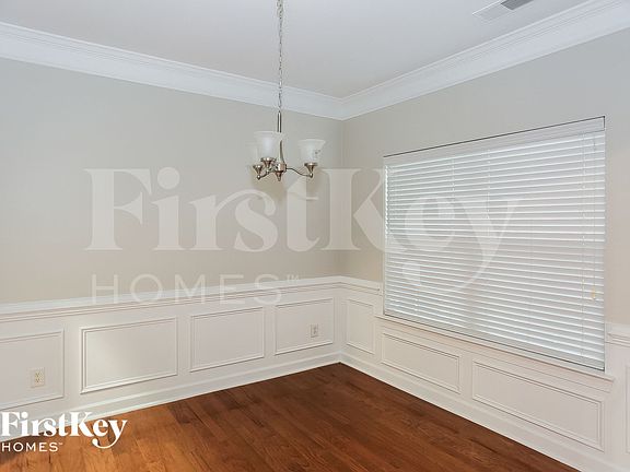 5th image of 2853 Island Point Dr NW