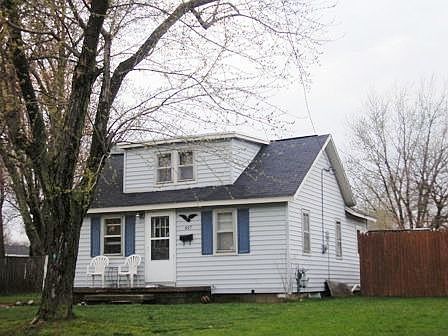 Cute 1.5 Story/Fantastic Price!