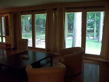 2nd image of 10532 Laurel Ln