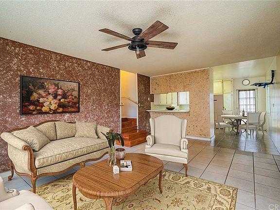 2nd image of 906 W 17th St