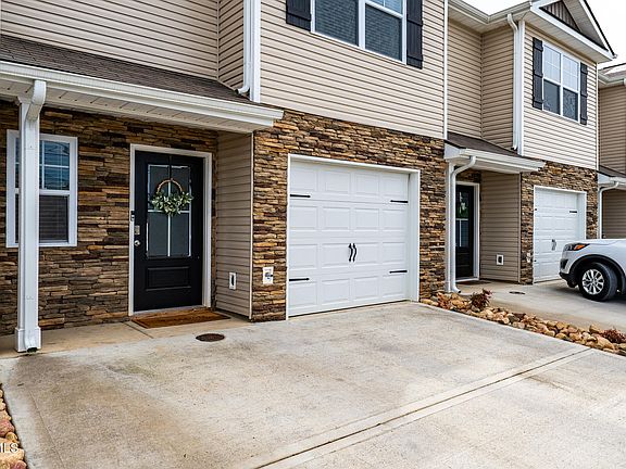 3rd image of 1051 Hammett Rd #1051