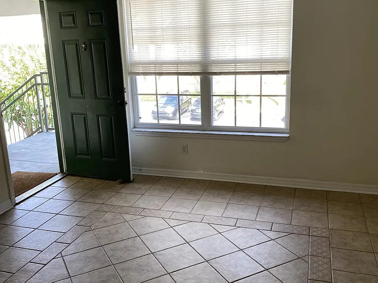 141 Reserve Cir — Photo 12