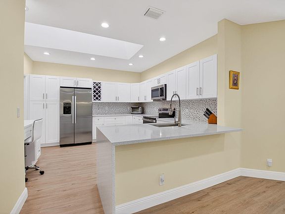 4th image of 8350 Springlake Drive