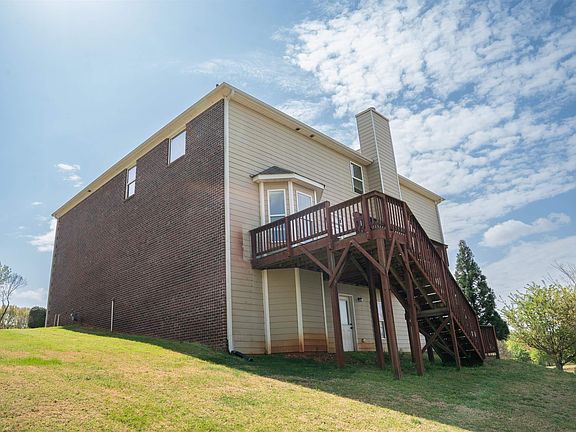 5th image of 131 Walkers Bluff Rd