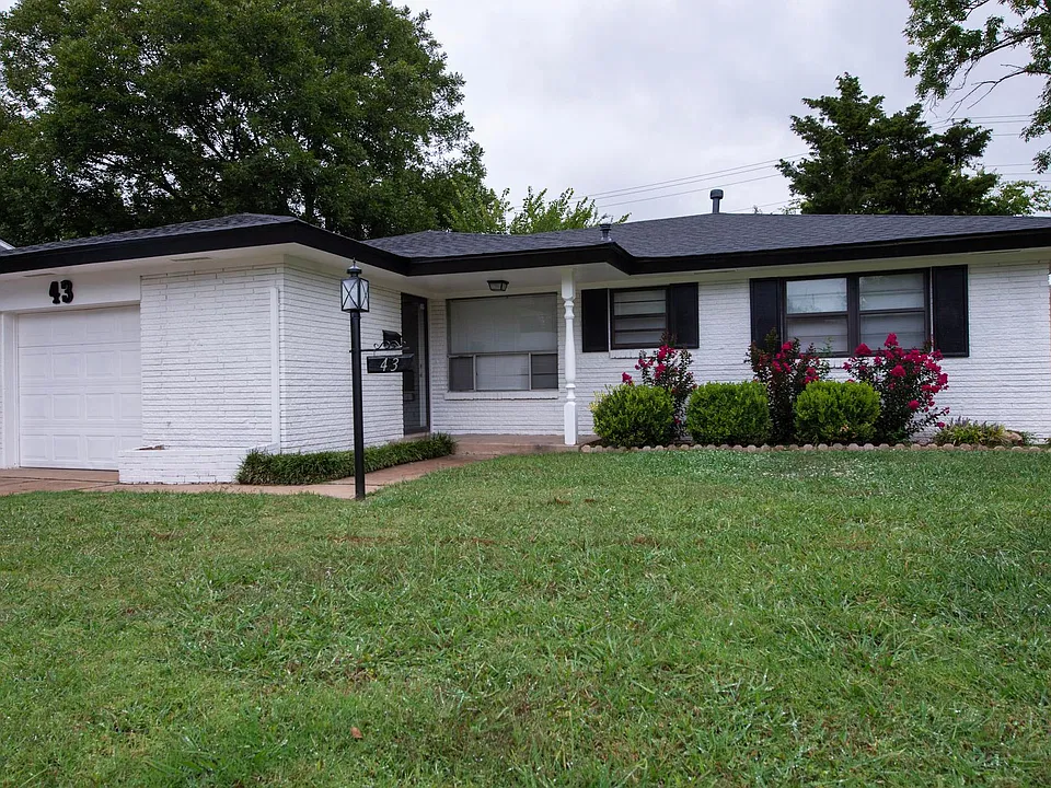 43 E 21st St