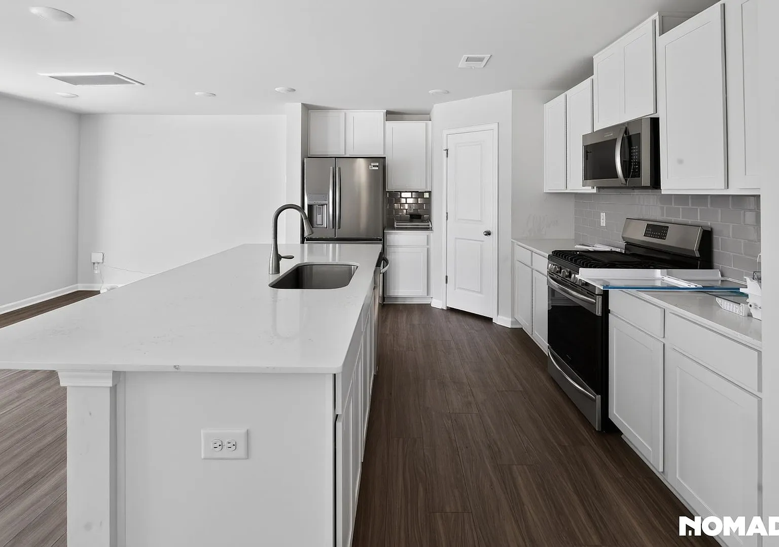 Charming 4BR House in Camden — Photo 3