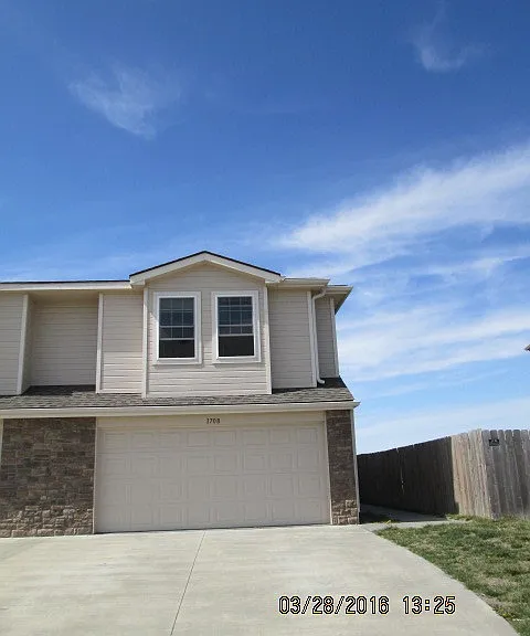 1708 Sutter Woods Rd — Photo 1
