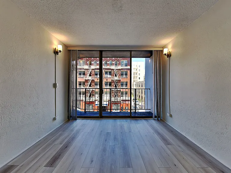 455 Eddy St — Photo 5