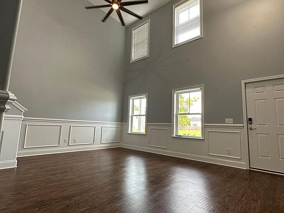 5th image of 211 Caroline Way