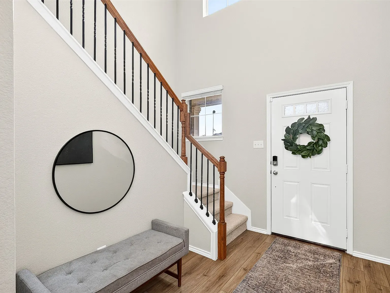 5 bed, 2606 sqft, $3,200 — Photo 2