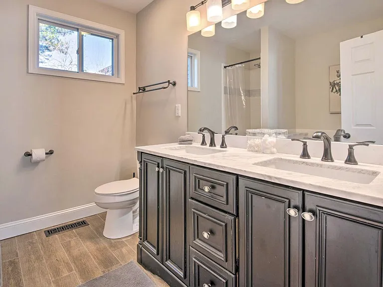 2488 Mellville Ave — Photo 14