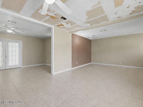 4th image of 1800 Timberlane Rd