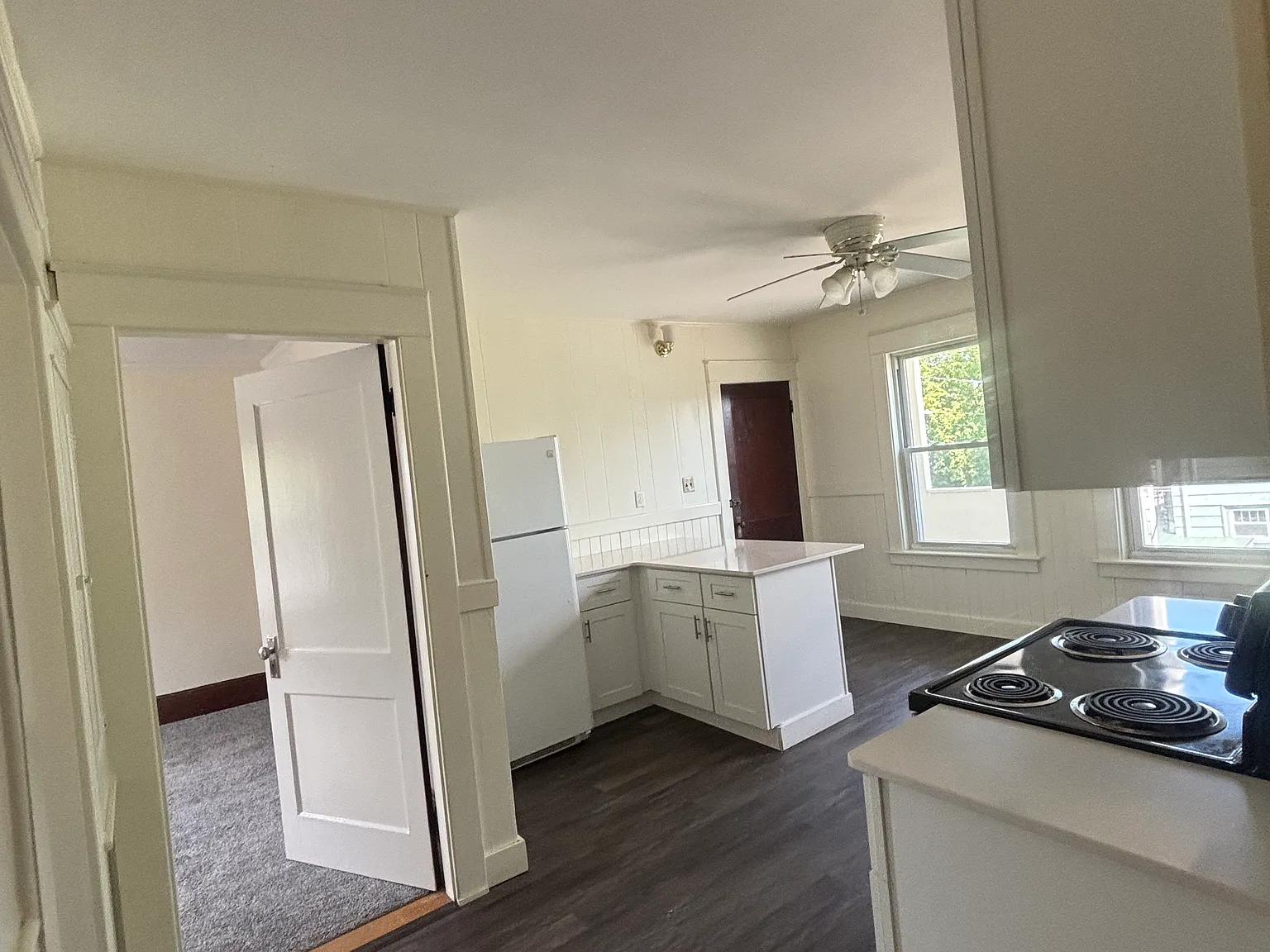 3 bed, 1100 sqft, $2,350 — Photo 2