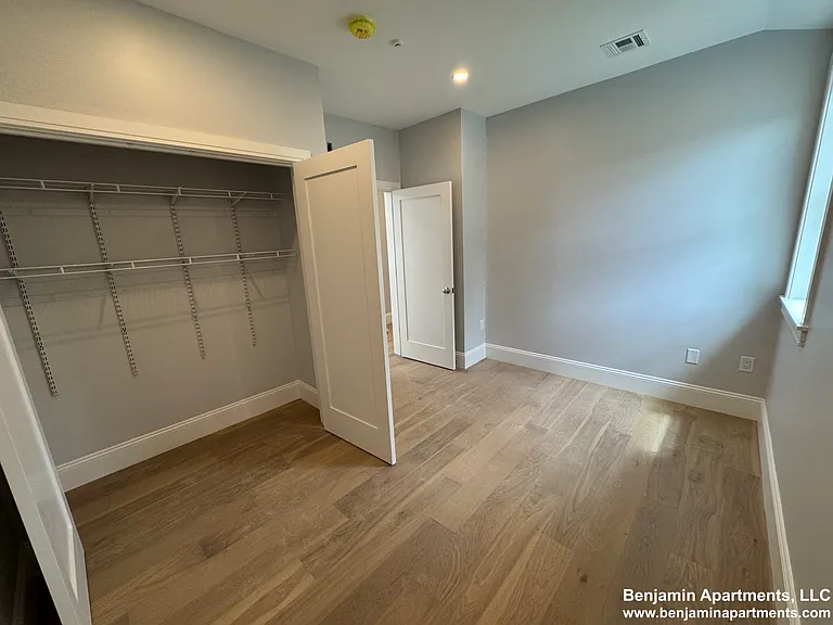 51 Fairbanks St #7 — Photo 17