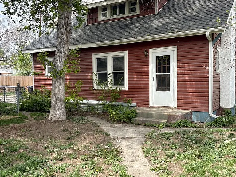 205 1/2 Terry Ave — Photo 1