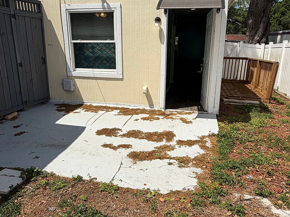 1st image of 1810 E Poinsettia Ave #B