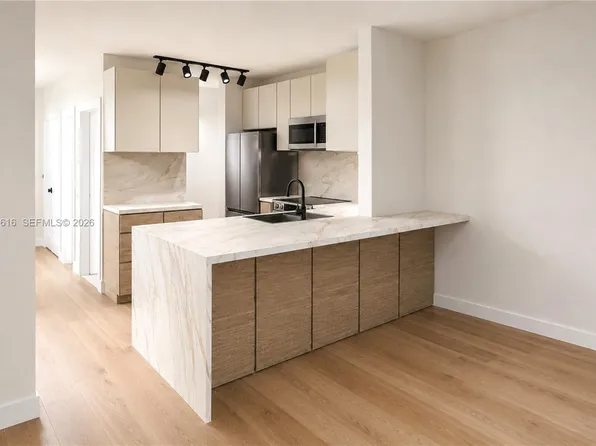 6821 SW 44th St APT 101, Miami, FL 33155