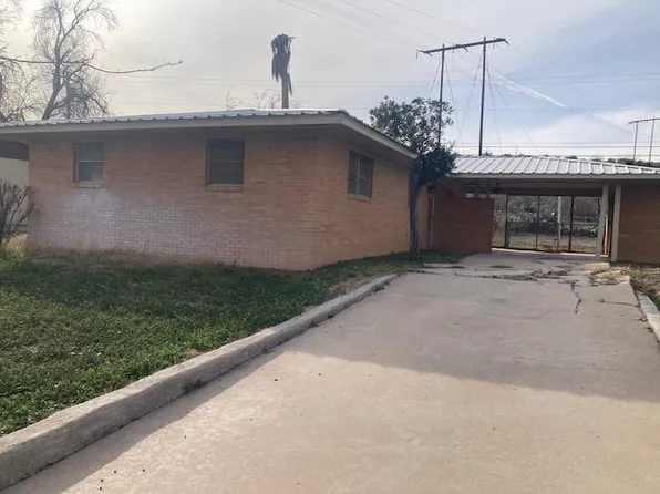311 Harte St, Iraan, TX 79744