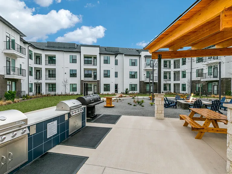 Aspen at Gateway — Photo 29