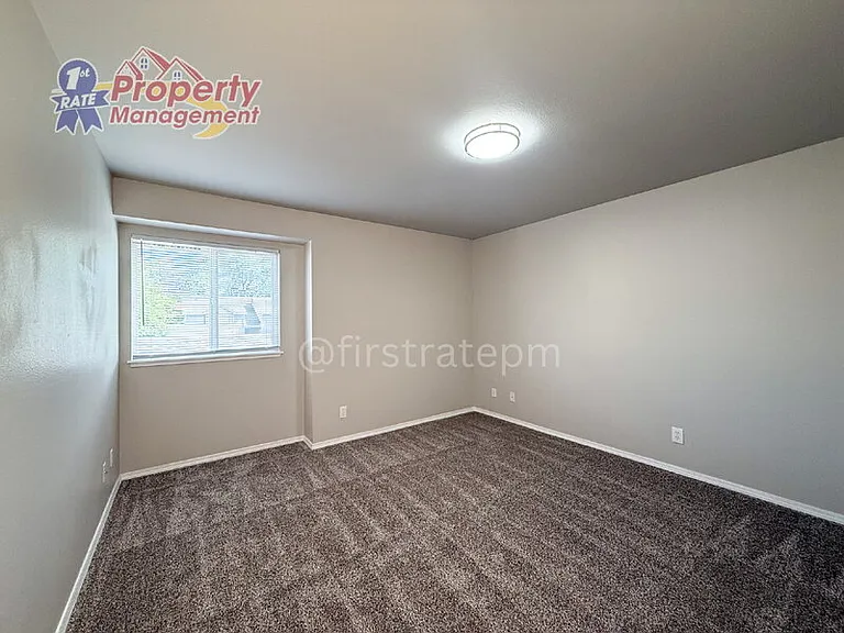 5679 W Dorian Ln — Photo 15