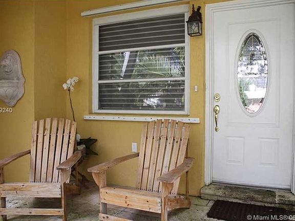 5th image of 536 Almeria Ave