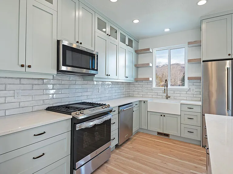 75 N 200 E — Photo 4