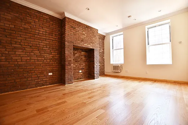 Rented by REAL New York | media 19