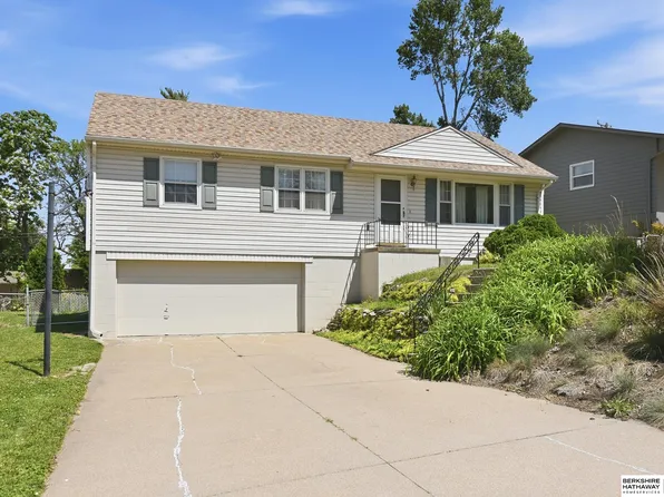 1304 Englewood Dr, Bellevue, NE 68005