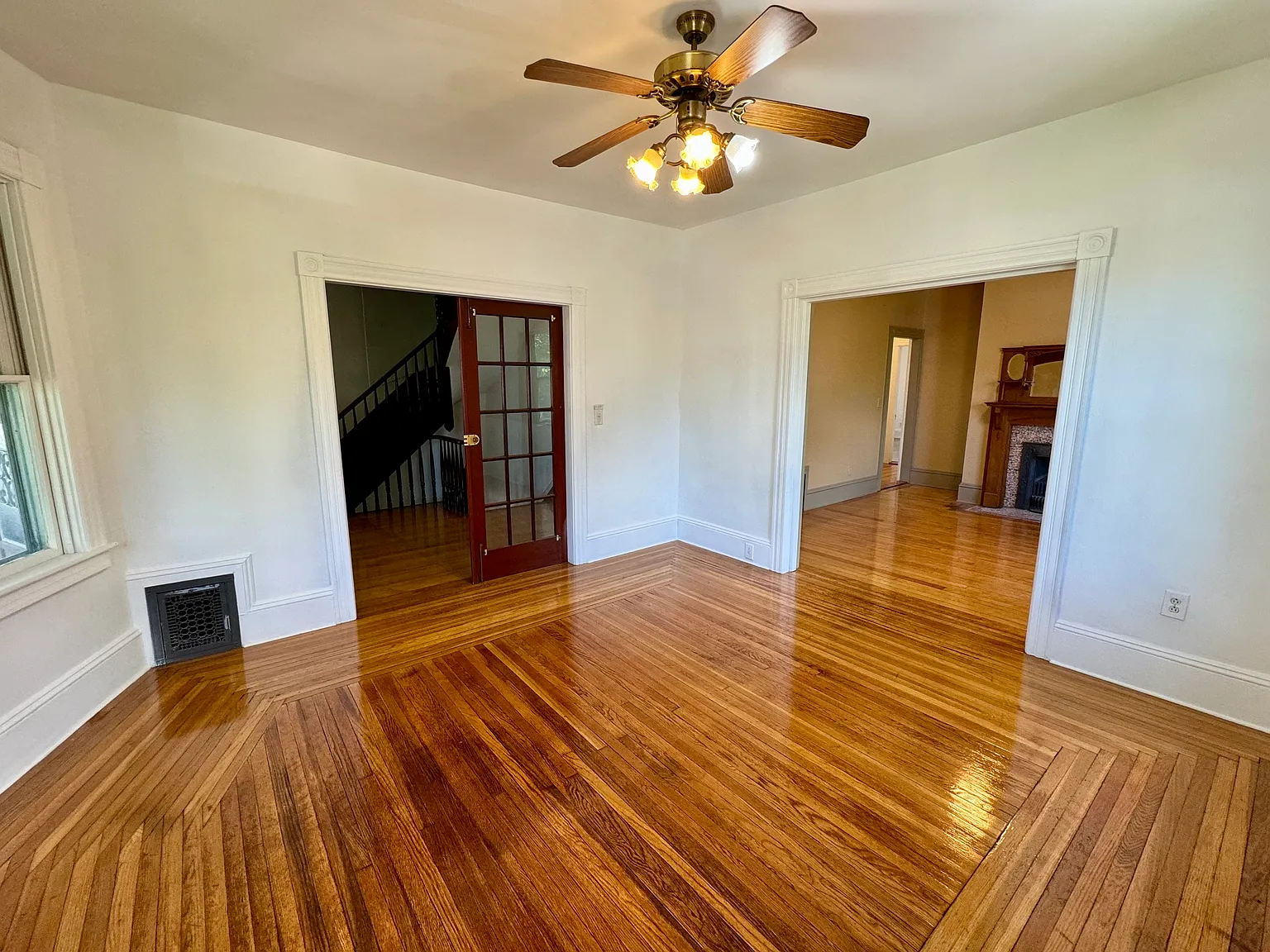 2 bed, 1298 sqft, $2,225 — Photo 3