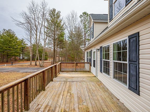 5th image of 100 Holloway Dr