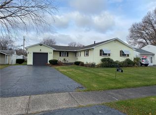 15 Catalina Dr, Rochester, NY 14622