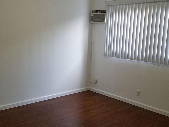 3rd image of 1231 N Genesee Ave APT 2