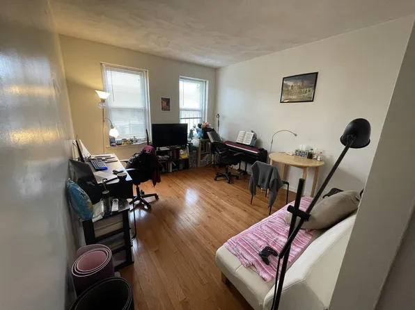 1427 Commonwealth Ave, Brighton, MA